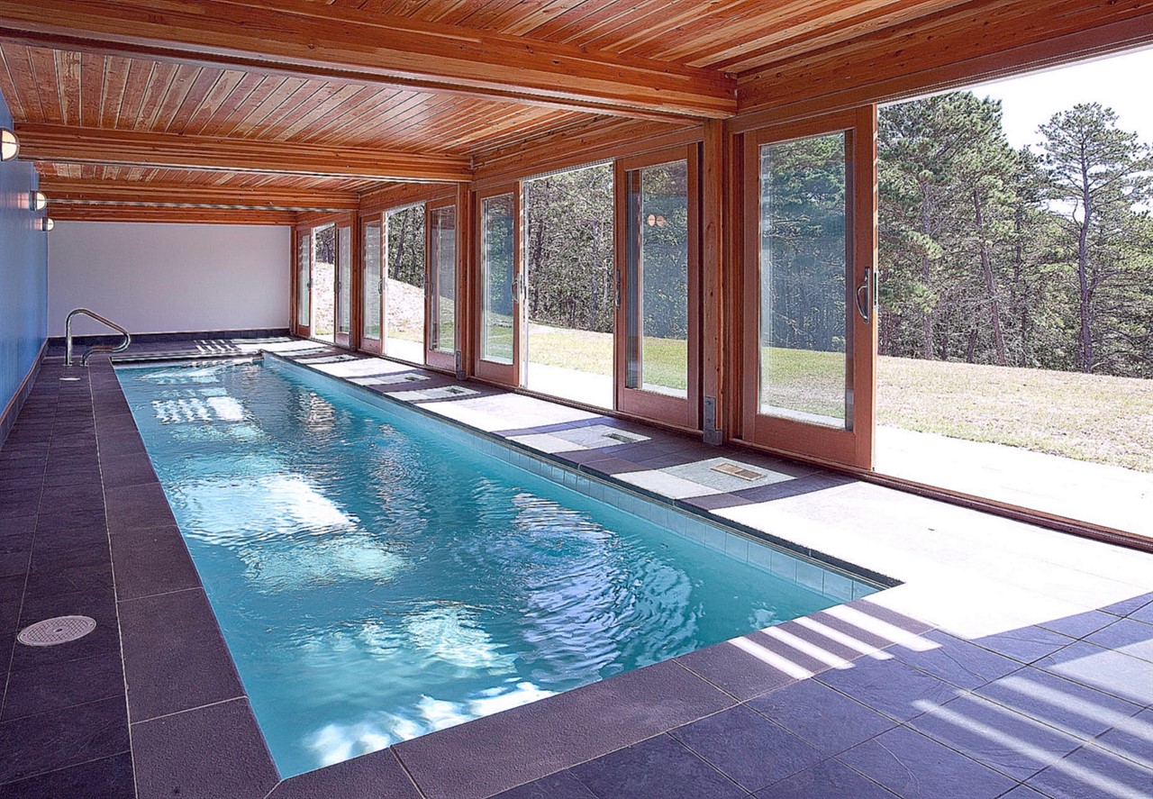 Красивые проекты больших домов с бассейном: каталог, фото